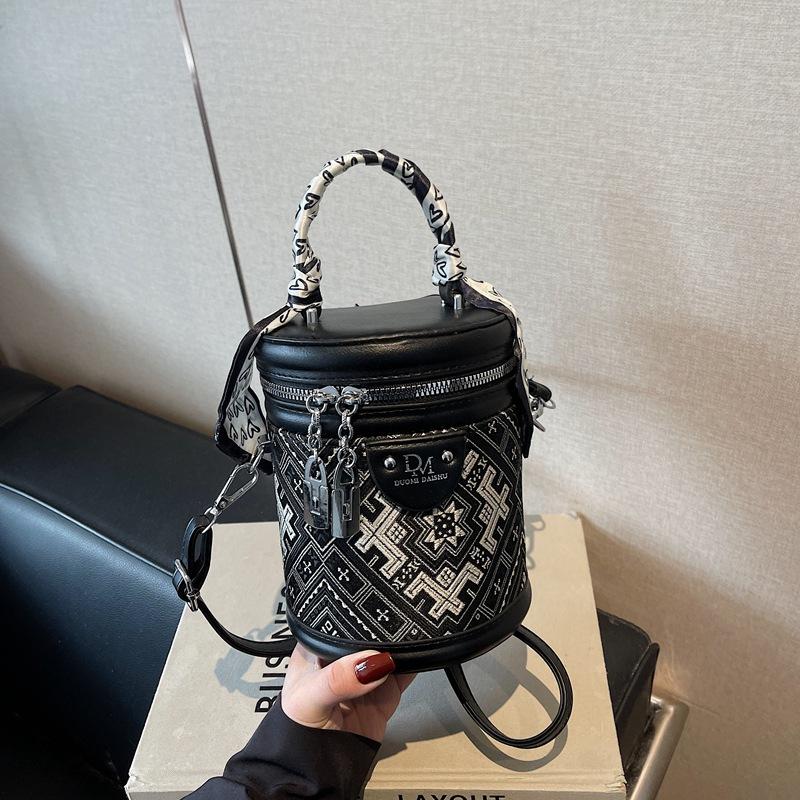 

Летняя популярная маленькая сумка женская новая контрастного цвета универсальная сумка-мессенджер модная портативная сумка-цилиндр чёрный