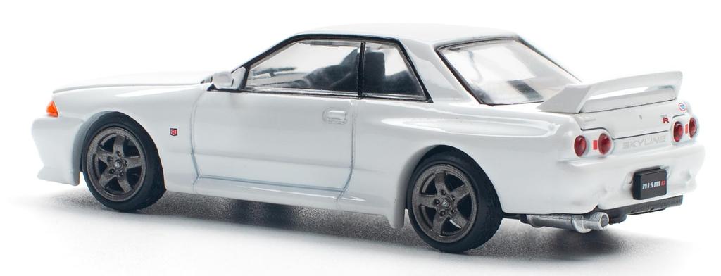 POP RACE Nissan R32 CRYSTAL WHITE Finished Product 1/64 GT-R -