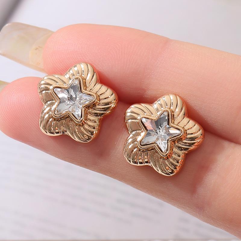 New hip-hop literary and retro five-pointed star stud earrings trendy design heterosexual pearl earrings jewelry