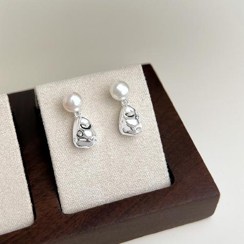 French Light Luxury Baroque Pearl Earrings Personality Fashion Temperament Freshwater Pearl Earrings Retro Earrings High-end Sense