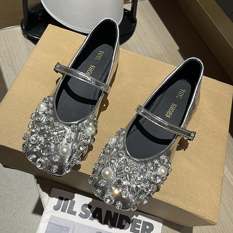 Flat Bottom Shallow Mouth Single Shoes Women's Summer 2025 New Fashion Buckle Night Wind Rhinestone Pearl Buckle Belt