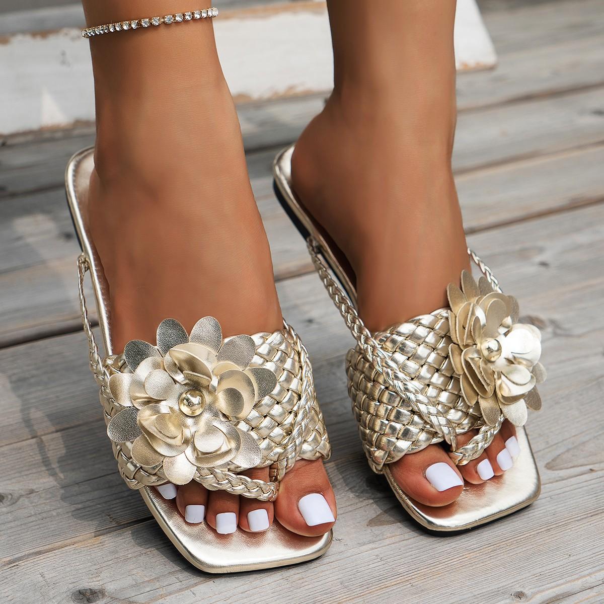 

New large-size women s shoes 2025 spring and summer new 2025 a flower open-toed slippers European and American sandals 43 золотой