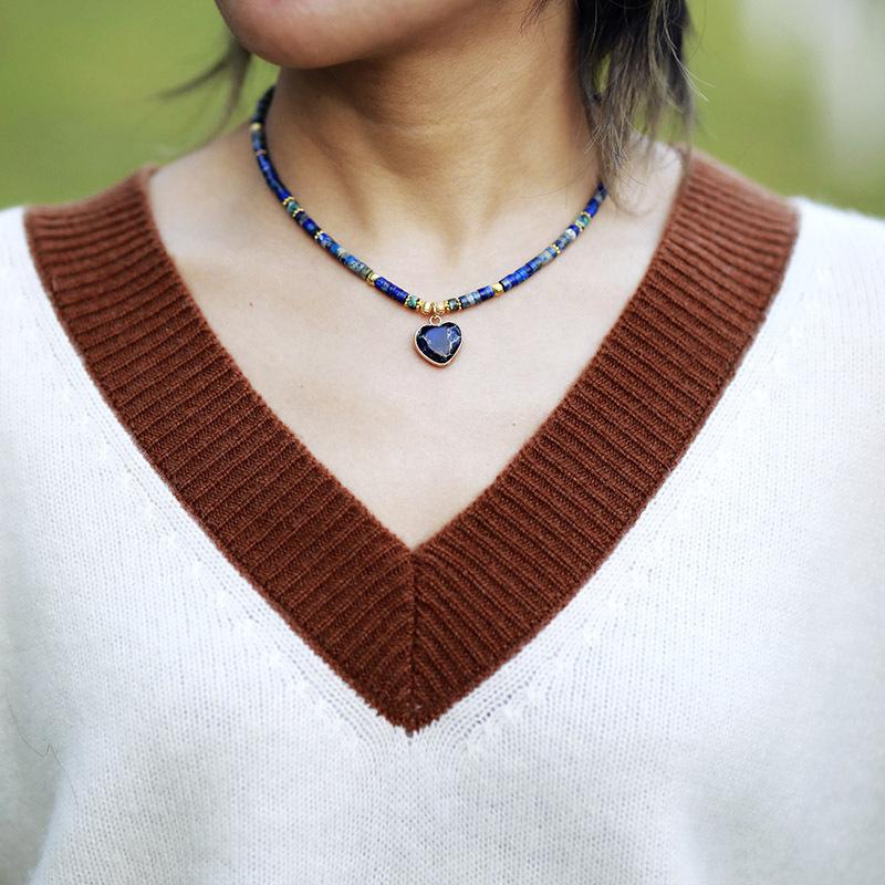 Fashion Light Luxury Simple Natural Stone Heart Pendant French Short Scarf Necklace Choker Jewelry