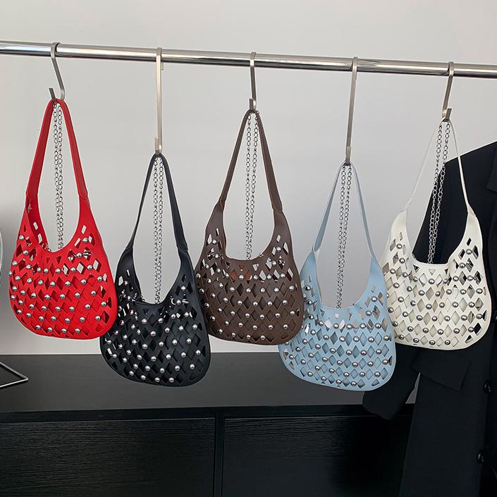 Hollow Underarm Bag for Women with Niche Design 2024 New Hollowed Out Sky Star Commuting Fashionable Rivet Single Shoulder Crossbody Bag