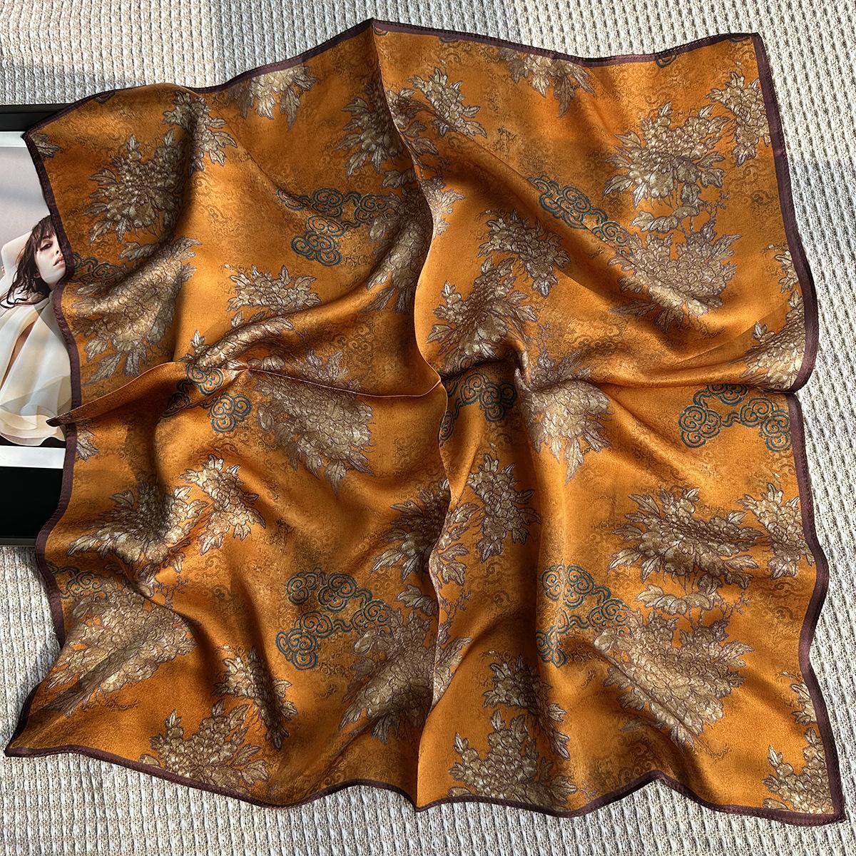 Gold dark pattern 100% silk silk scarf women s autumn and winter fashion 70 square scarf mulberry silk neck protection scarf small scarf 65*65cm