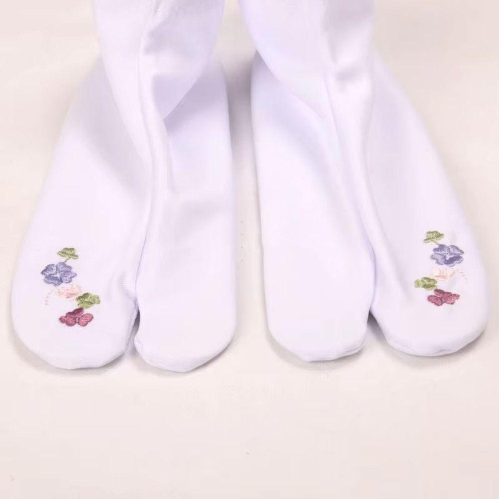Japanese Style Two Toed Socks Embroidery Flower Split Toe Sock Breathable Short Tube Socks Cosplay