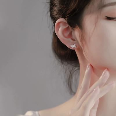 Light Luxury High-end Bow Stud Earrings Women's New Earrings Fashion Temperament Versatile Earrings