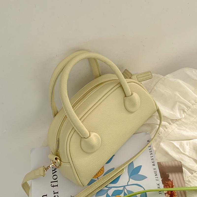 French Niche Design Bag Women's Handbag 2025 New Fashion Shell Bag Simple Shoulder Messenger Bag