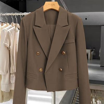 Flattering Short Suit Jacket for Women, Perfect for Spring and Autumn