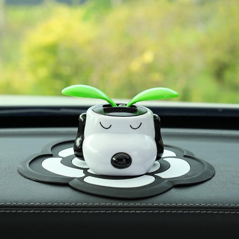 Solar-Powered Waving Sunflower Car Ornament - Cartoon Interior Decoration Accessories for Women