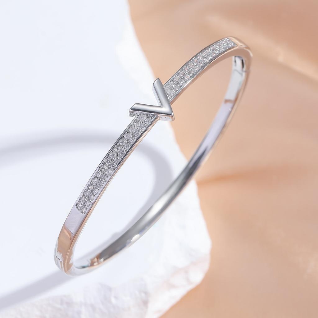 2026 Gold-plated Zircon Fashion Bracelet Big Pig Nose Bracelet Personalized Design Temperament Jewelry