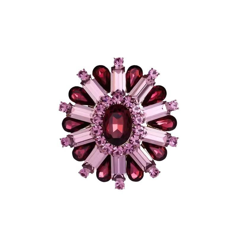 Crystal Flower Brooch - High-end Women's Retro Elegant Oval-shaped Brooch for Suit Jackets and Outerwear Accessories