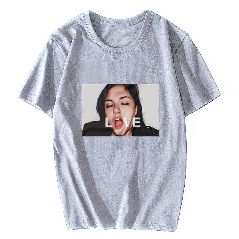 Herren Kurzarm Grau Damen T-Shirt Sasha Love Top Heißer Verkauf Neue Modemarke Rundhals Stil Lustiges T-Shirt