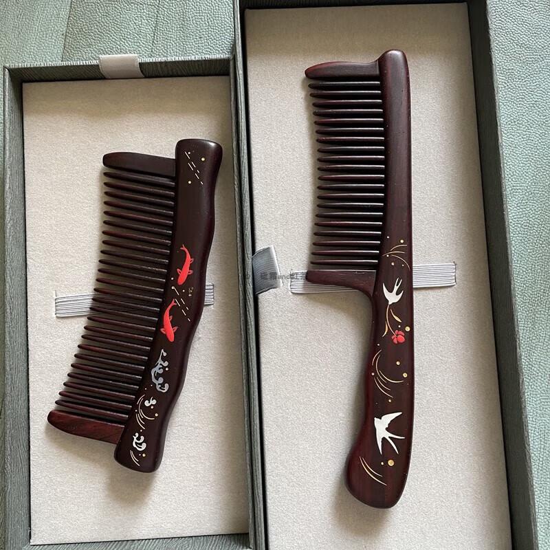 Tan Mujiang Rosewood Inlaid Comb with Fish Design