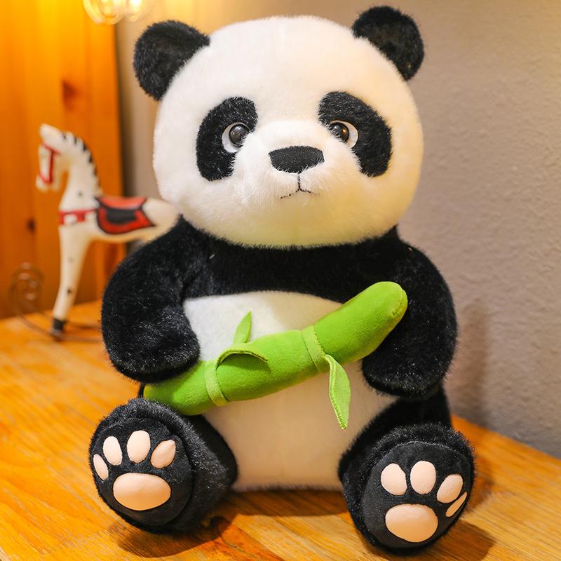 

Новая гигантская панда держит плюшевую куклу из бамбука и дарит подарки своей девушке и подруге. Сувениры из Чэнду 50cm