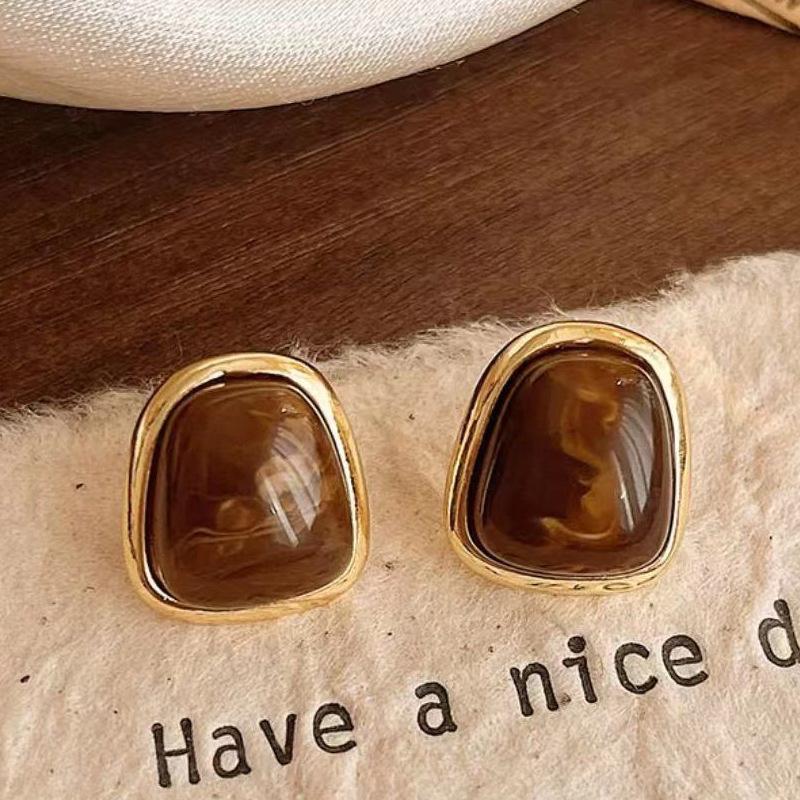 

Vintage Women S Earrings Amber Resin Irregular Geometry Simple French Small Stud Earring Korean Japan Style Brown Stone Crystal