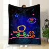 Eine leuchtende Neon-Illustration eines Jungen, eines Fuchses und einer Rose in einem Sternenhimmel. Decke für alle Jahreszeiten Mittagspause Überwurf Geschenk
