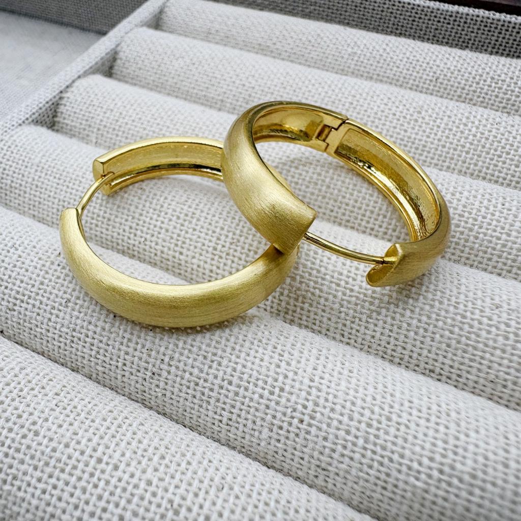 Versatile bi in!! Irregular gold brushed earrings, simple ear buckles, fashionable commuter earrings