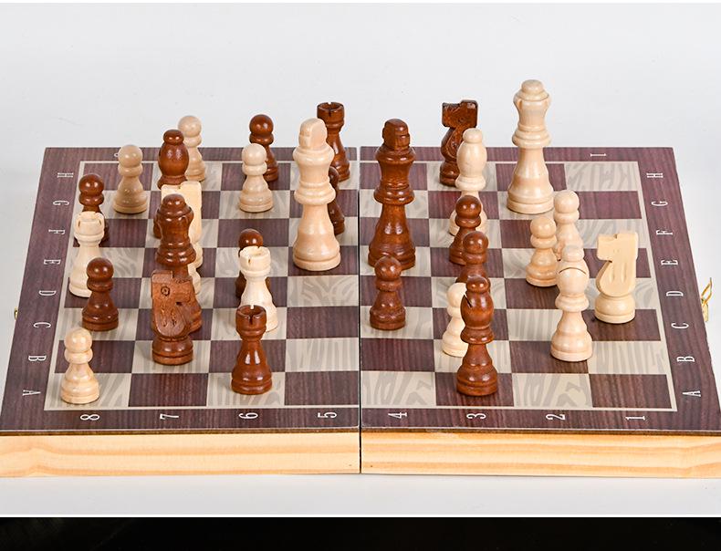 Zhiduo Star Magnetic Solid Wood Chess Set with Folding Board and Black & White Pieces
