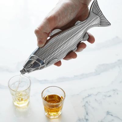 Fiskeformet Lommelærke 5oz Rustfrit Stål Flaske Lækagesikker Skridsikker Lomme Spiritusflaske til Udendørs Rejse Fiskeri Camping Fest Drikkevarer