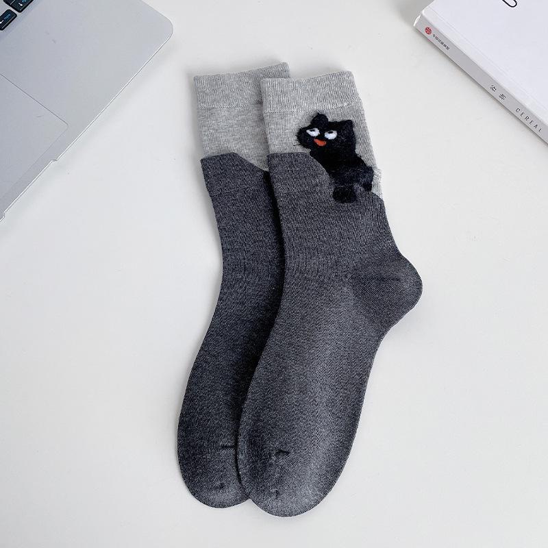 Cartoon Kitten Mid-Calf Socks: Cute Korean-Style Fuzzy Warm Women's Socks for Autumn and Winter