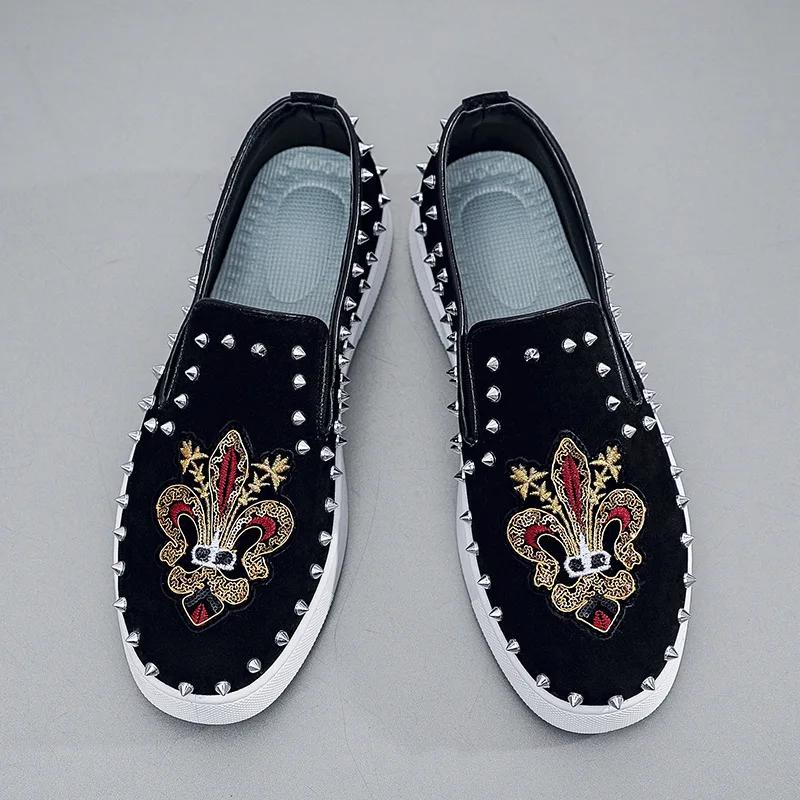 New Men Leather Casual Shoes Fashion Rivet Flat Leisure Shoes Young Man Cool Slip-on Loafers