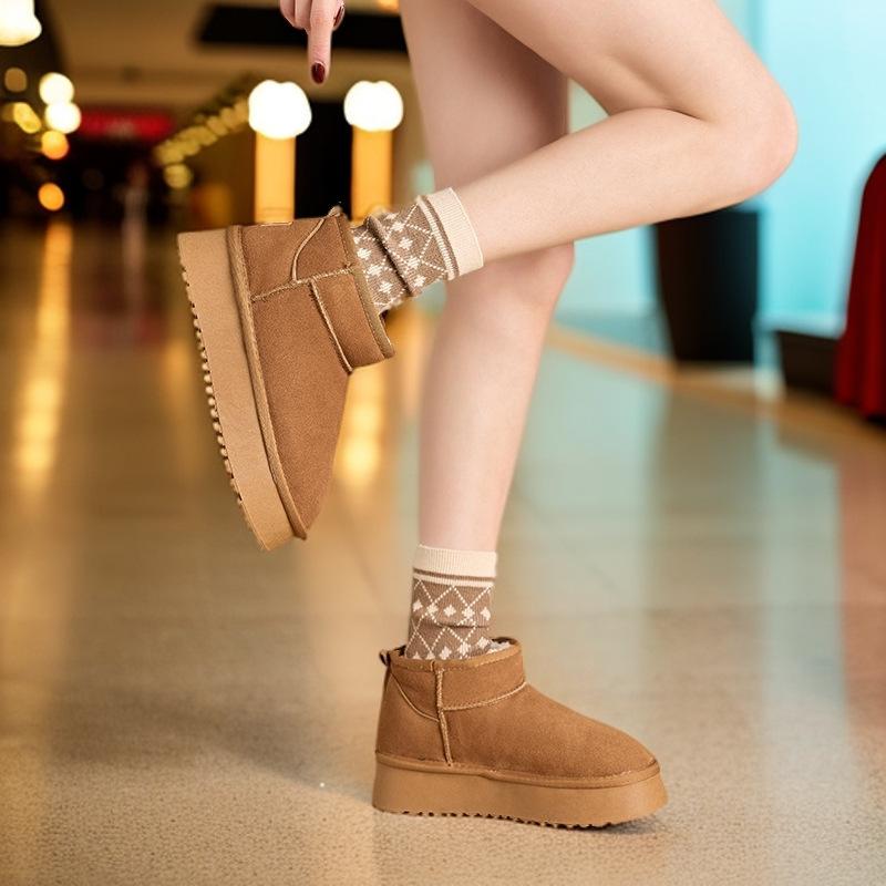 Korta stövlar 2025 vinter mockaskinn platå snöstövlar dam fleecefoder tjocka stora bomullsskor dam vardagliga bomullsskor