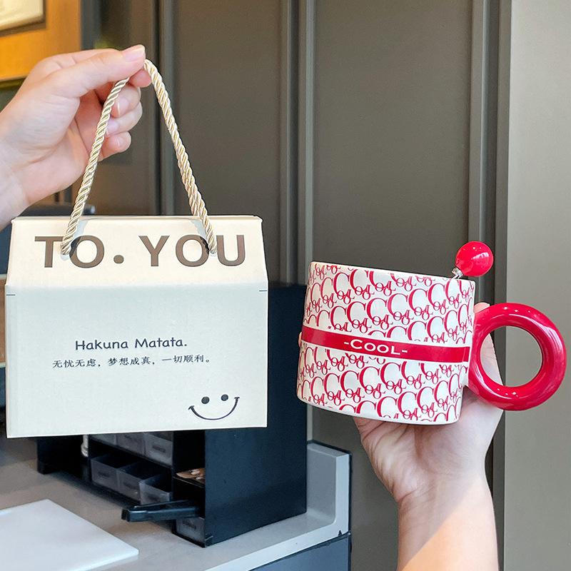 Souvenirs for Girls High End Ceramic Mug with Lid Couple Water Cup Creative Practical Cup Men Coffee Cup Gift