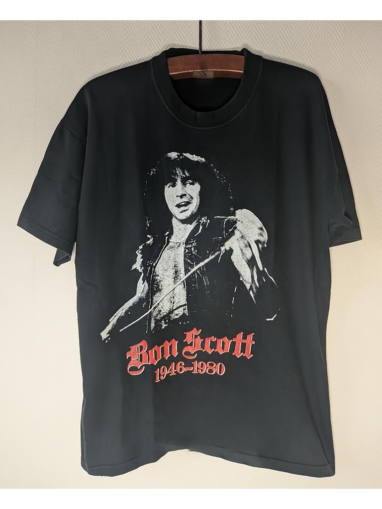 Bon Scott Tribute Men'S Vintage Graphic Tee - Black Comfort Tee with White and Red Rock Legends