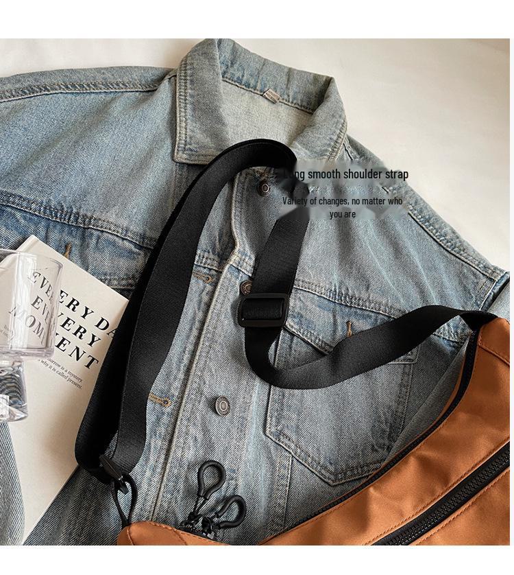 2025 Autumn/Winter Women's Waterproof Nylon Large Capacity Messenger Bag