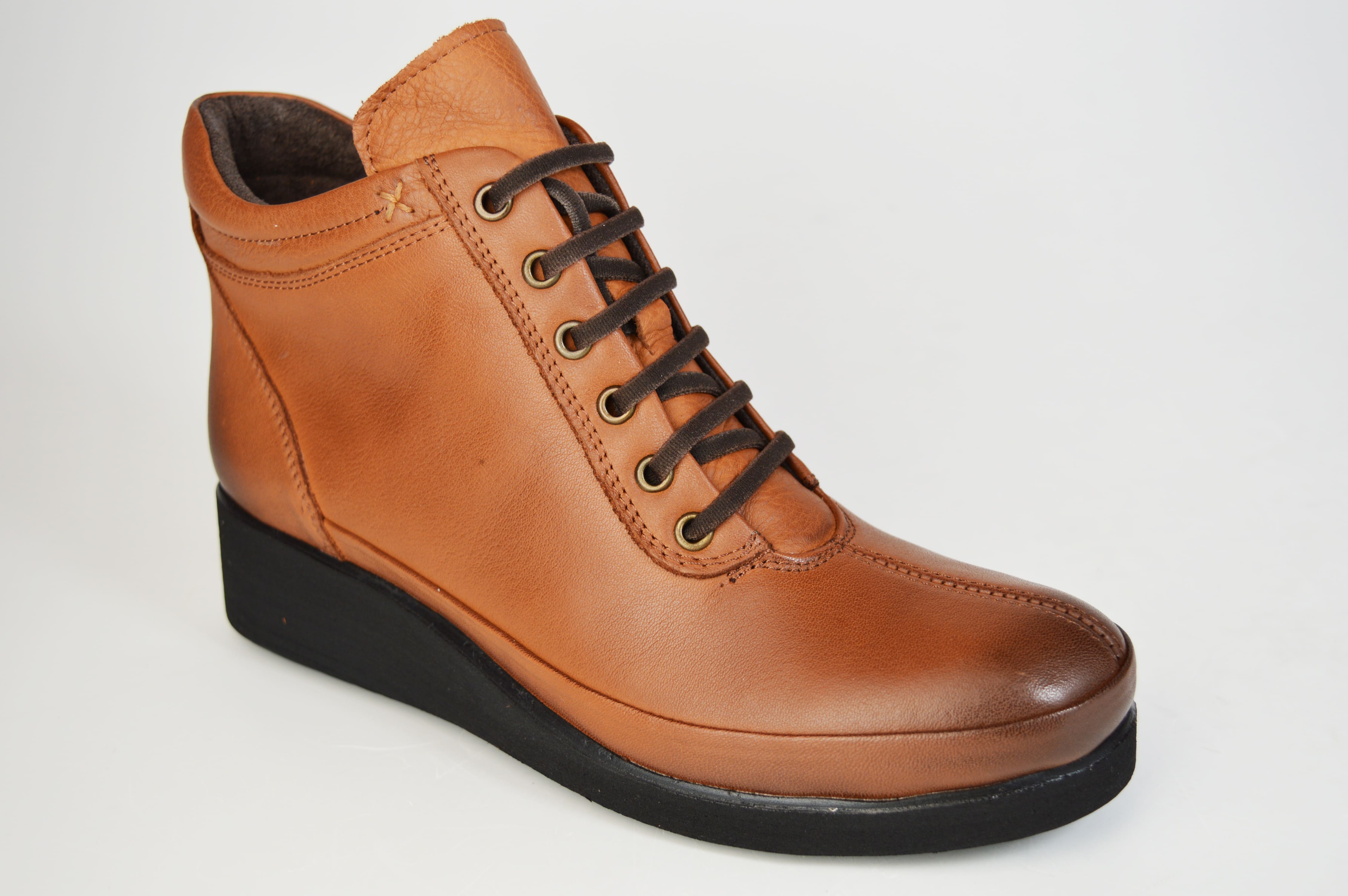 

Черевики на танкетці Ripka 1019 36 39 коричневий