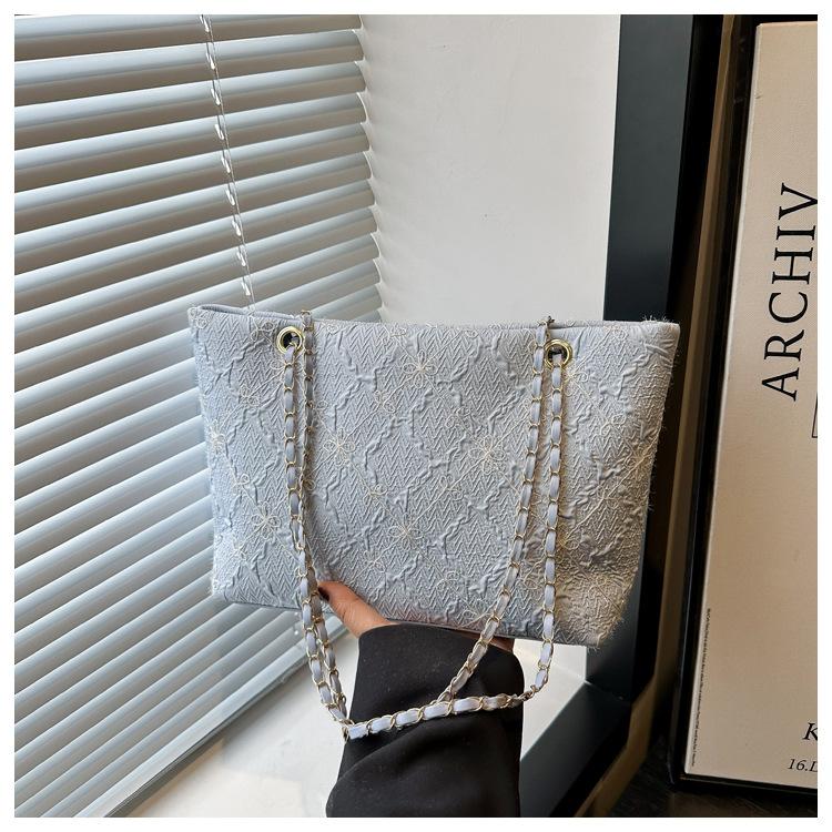 Fashion and Popular Women's Diamond 2025 Summer New Casual Simple Chain Crossbody Shoulder Tote Bag