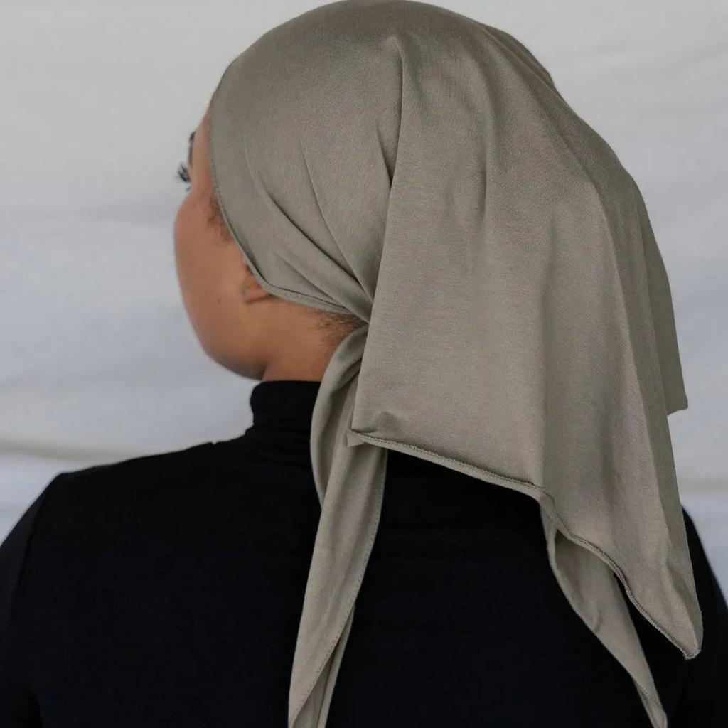 Neuer dreieckiger Jersey-Hijab-Schal für Damen Muslimische Schals Kopftuch Wickeltücher Einfarbige Schals Kopfbedeckung Islamischer Turban Stirnband