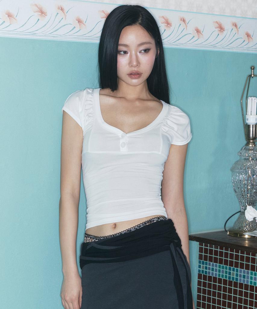 Peullijeunopallou Sia Button Shirring Short Sleeve Top (White)
