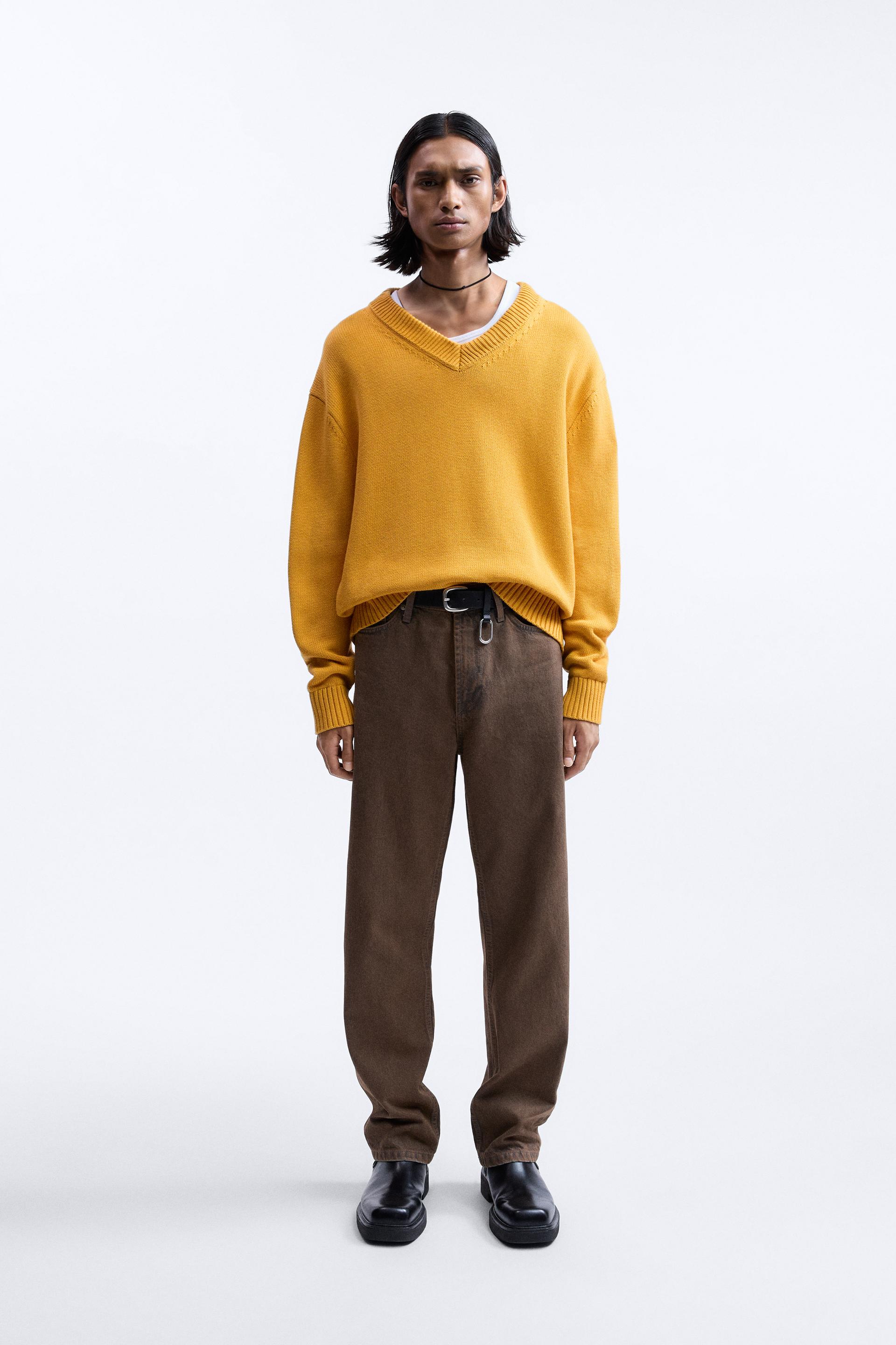 

СВИТЕР С V-ОБРАЗНЫМ ВЫРЕЗОМ – ОГРАНИЧЕННЫЙ ВЫПУСК