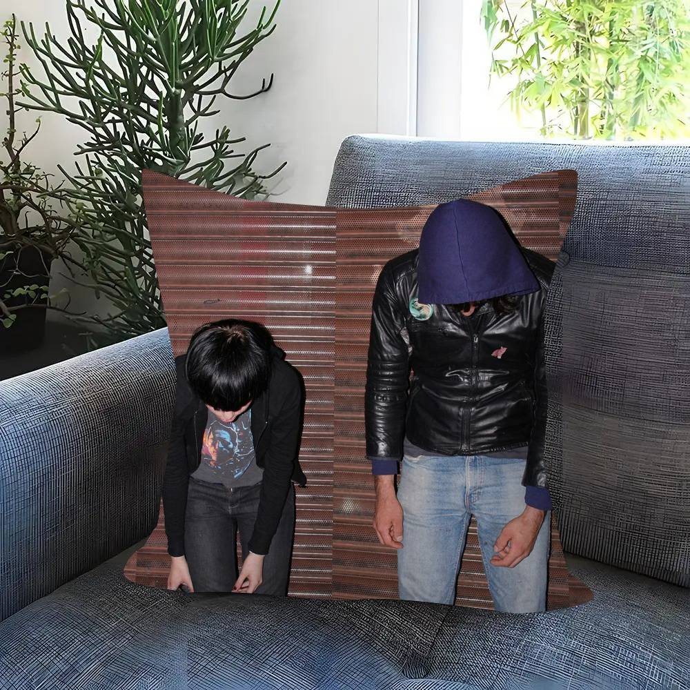 Anime Crystal Castles Band Pillow Anime Pillow Sofa Bed Head Pillow Cover Cushion Cover Fashion