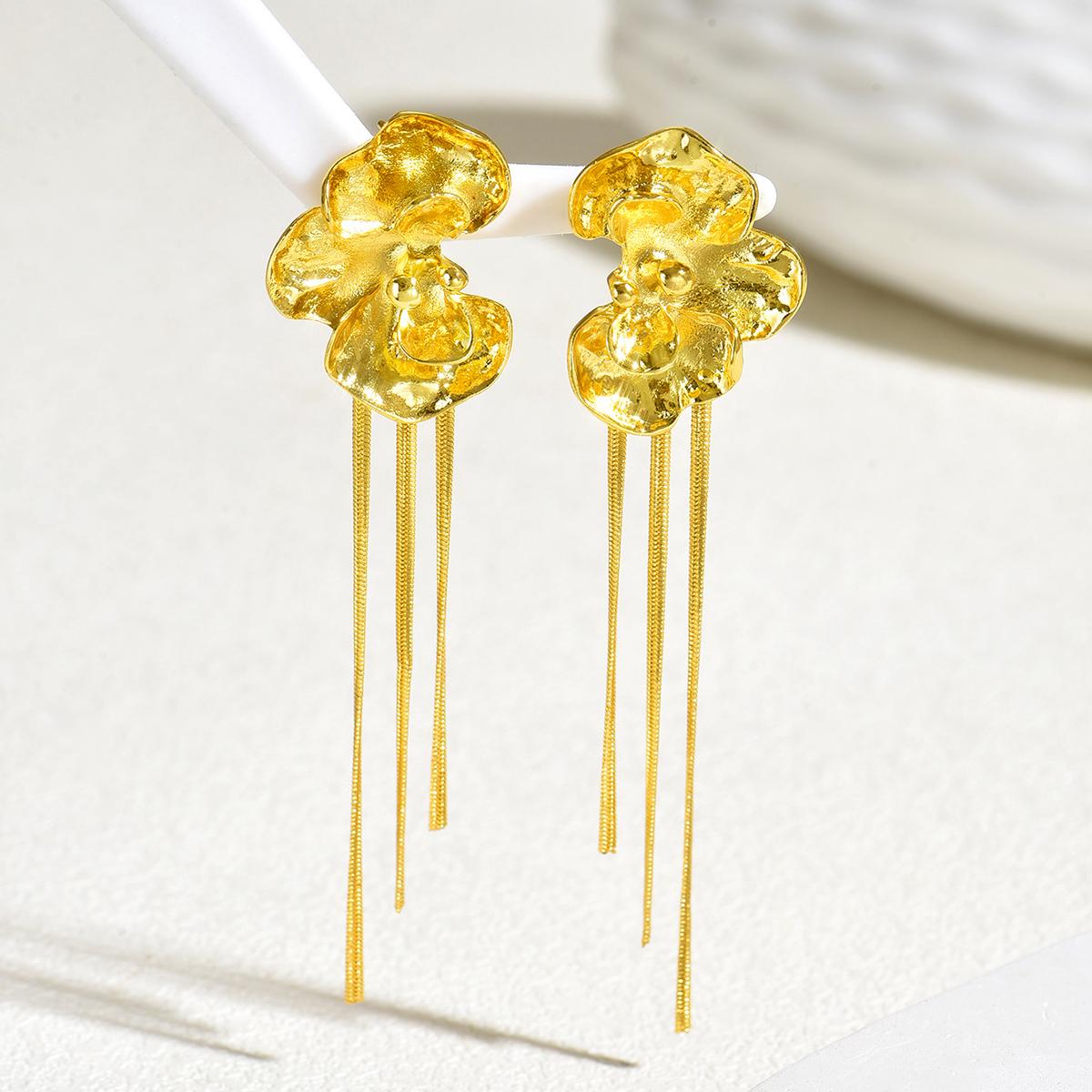 

Elegant Hammered Flower Tassel Drop Earrings For Women Vintage Royal Long Dangle For Daily Wear Work Fashion Jewelry