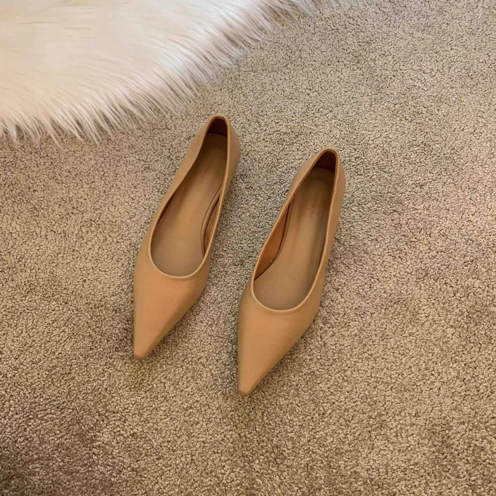 Pointed flat shoes single shoes women's 2025 new temperament pointed head shallow mouth low heel temperament grandma shoes fairy shoes