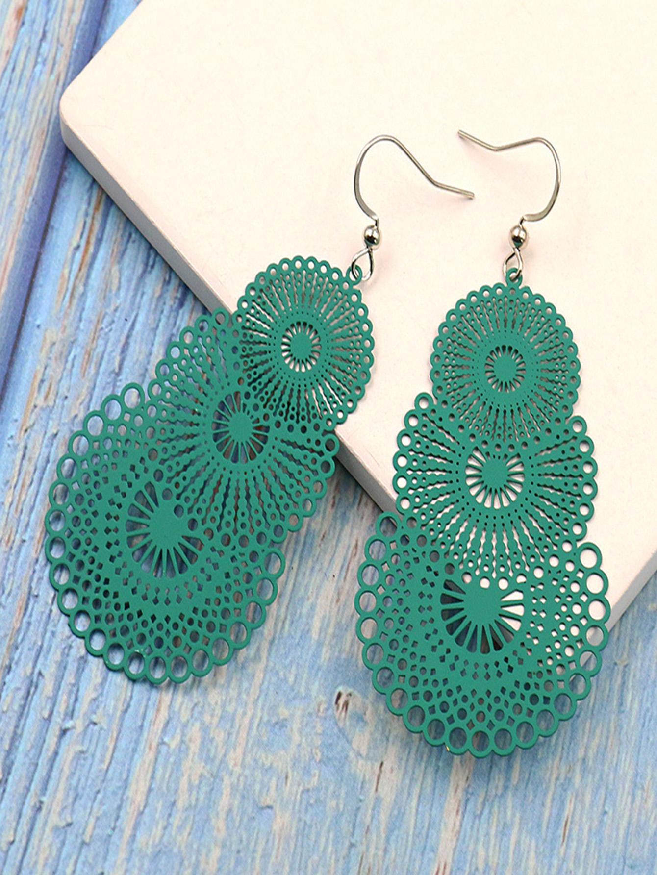 European and American hollow pattern exaggerated earrings, women s fashionable and colorful earrings wholesale