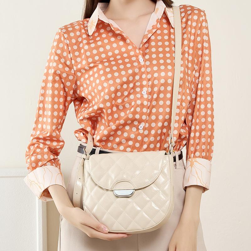 Niche Pig Nose Semi-round Saddle Bag, High-end Diamond Underarm Bag, New Leather One-shoulder Messenger Bag for Women