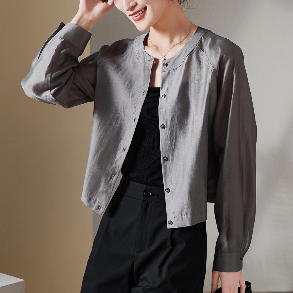 Round Neck Long Sleeved Lightweight Shirt for Women In 2026 Summer Fashion, Loose and Casual, Versatile Short Top