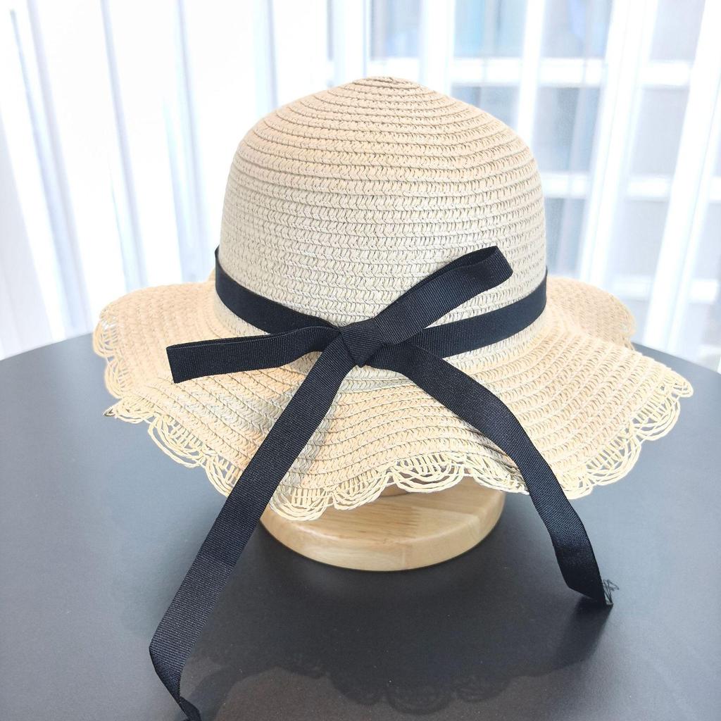 Letni słomkowy kapelusz typu bucket hat z ochroną przeciwsłoneczną dla dziewczynki, na plażę i podróż