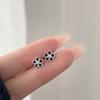 Schwarze Blume Ohrringe Mini Blumige Form Ohrringe Kleine Frische Sommer Ohrringe für Damen
