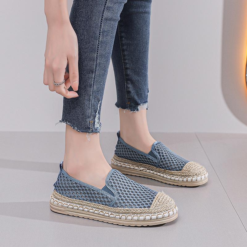 Women's 2025 Summer Mesh Slip-On Fisherman Shoes - Lightweight and Breathable Casuals with Traditional Beijing Style.
