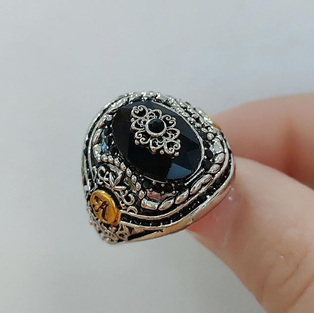 European & American Geometric Black Oval Acrylic Men's Retro Crown Ring