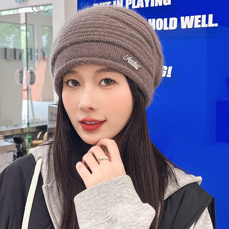 

Осенне-зимние шапки для женщин Корейская версия Универсальная теплая вязаная шапка-баотоу Модная свободная и подчеркивающая лицо Маленькая шерстяная шапка-колпак от холода one size