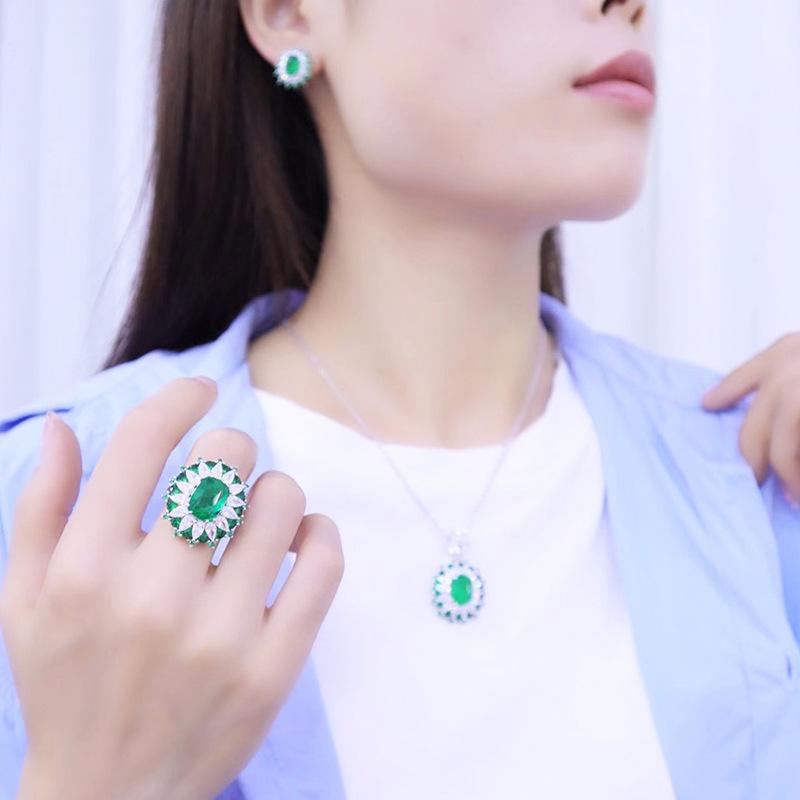 Recommended Imitation Emerald Set, Royal Sapphire Colored Treasure Pendant, Open Ring, Micro-Set Earrings.