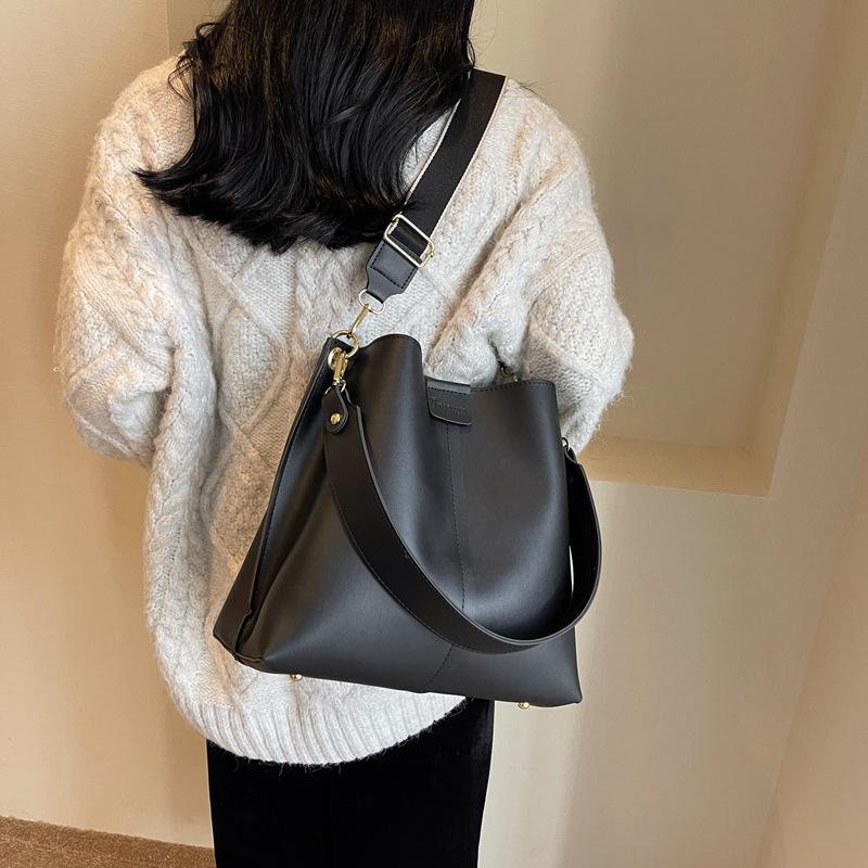 Women's 2025 Retro Large Capacity Bucket Bag - Wide Strap Crossbody, Single Shoulder, Tote Handbag