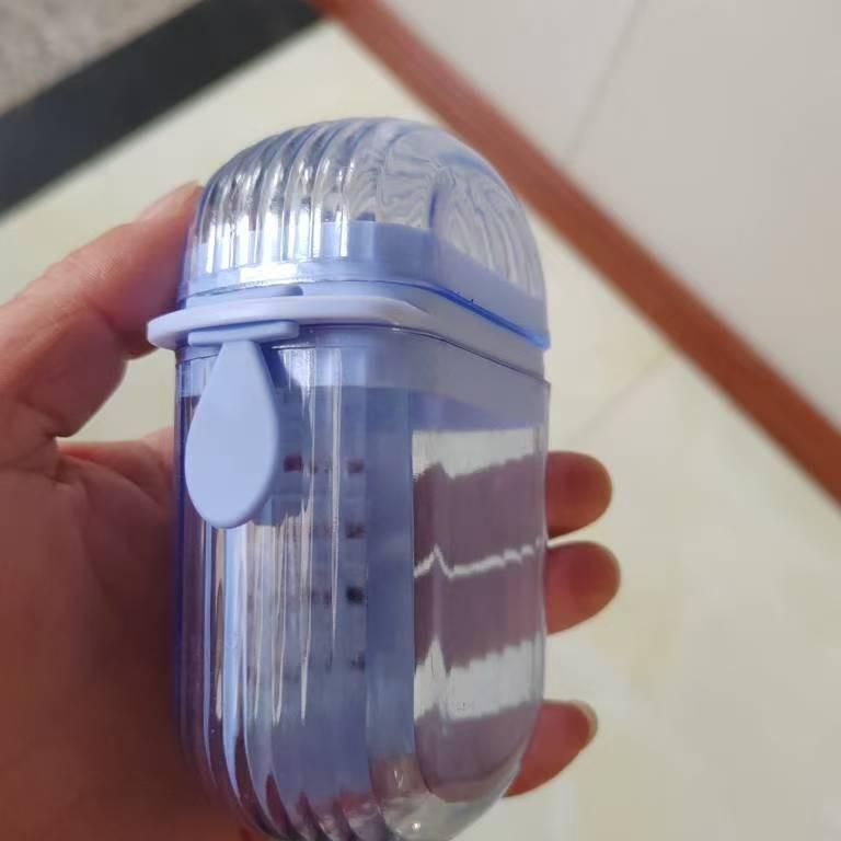 

Портативна прозора мильниця з кришкою для дому та подорожей 11.5 x 7 x 4.3 cm прозорий/синій