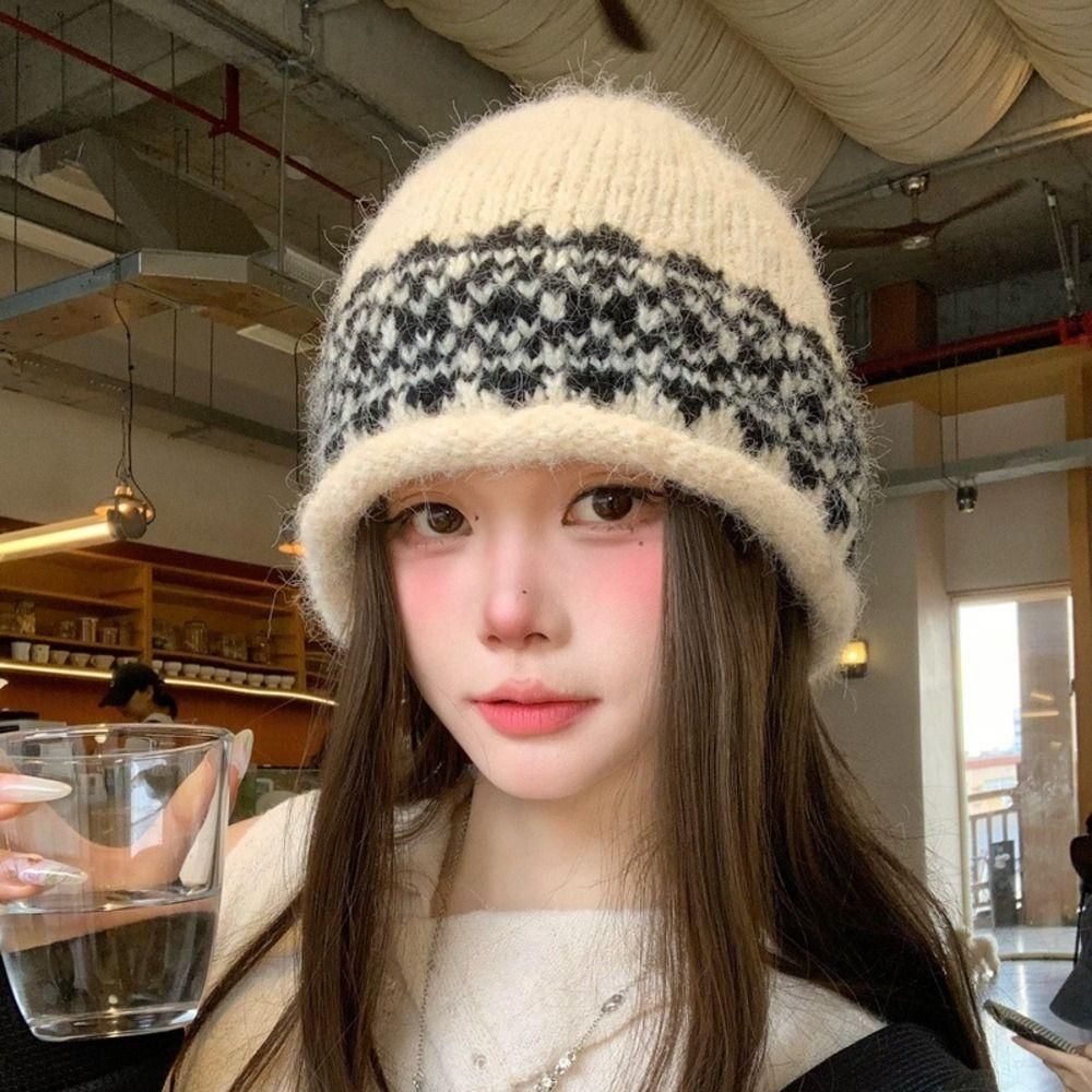 Face Slimming EarFlap Hat Polyester Fair Isle Jacquard Hat Vintage Fall Winter Hat  Outdoor Wear